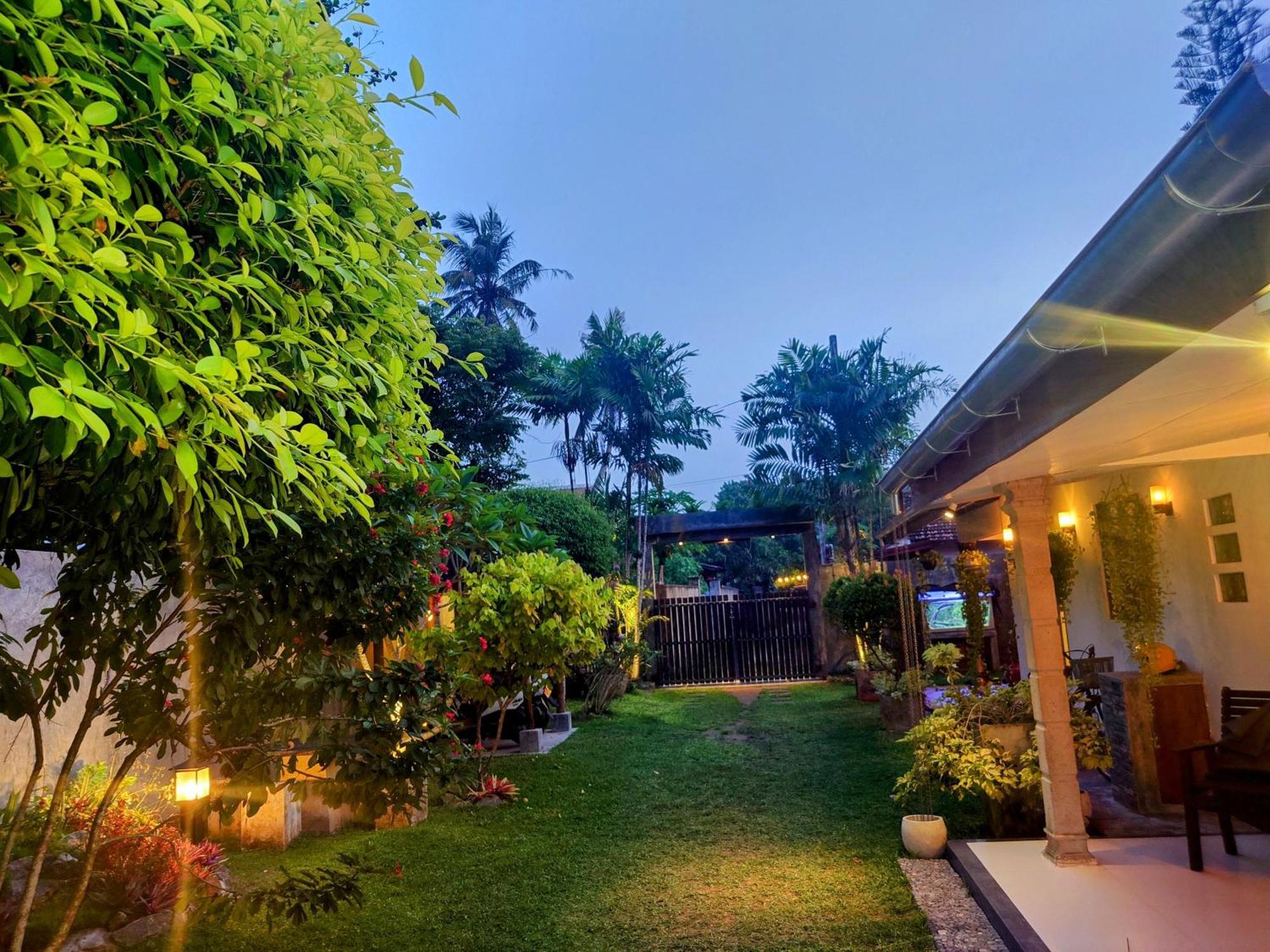 Lodge The Whitegates Weligama